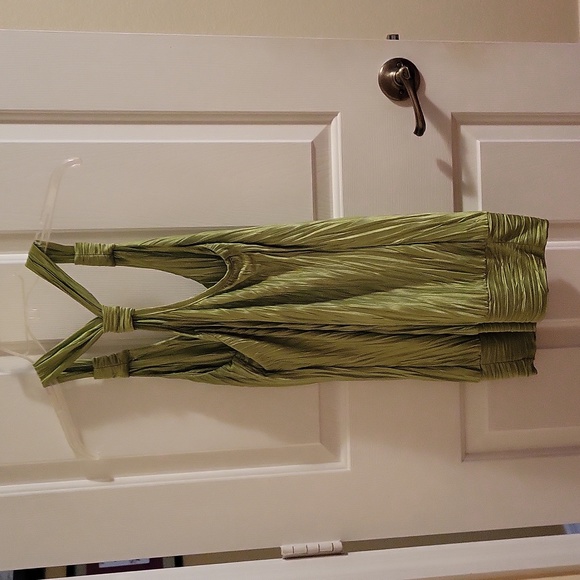 Gorgeous green blouse - Picture 2 of 3